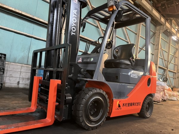 フォークリフト2.5ｔ